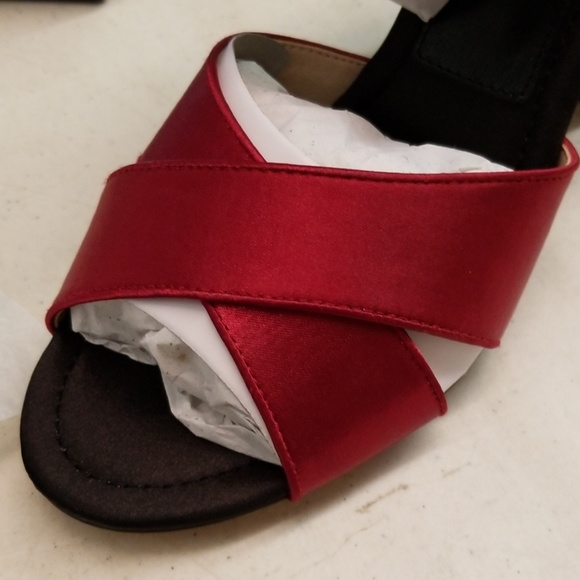 Eloquii Winnie Cross Strap - Picture 3 of 6